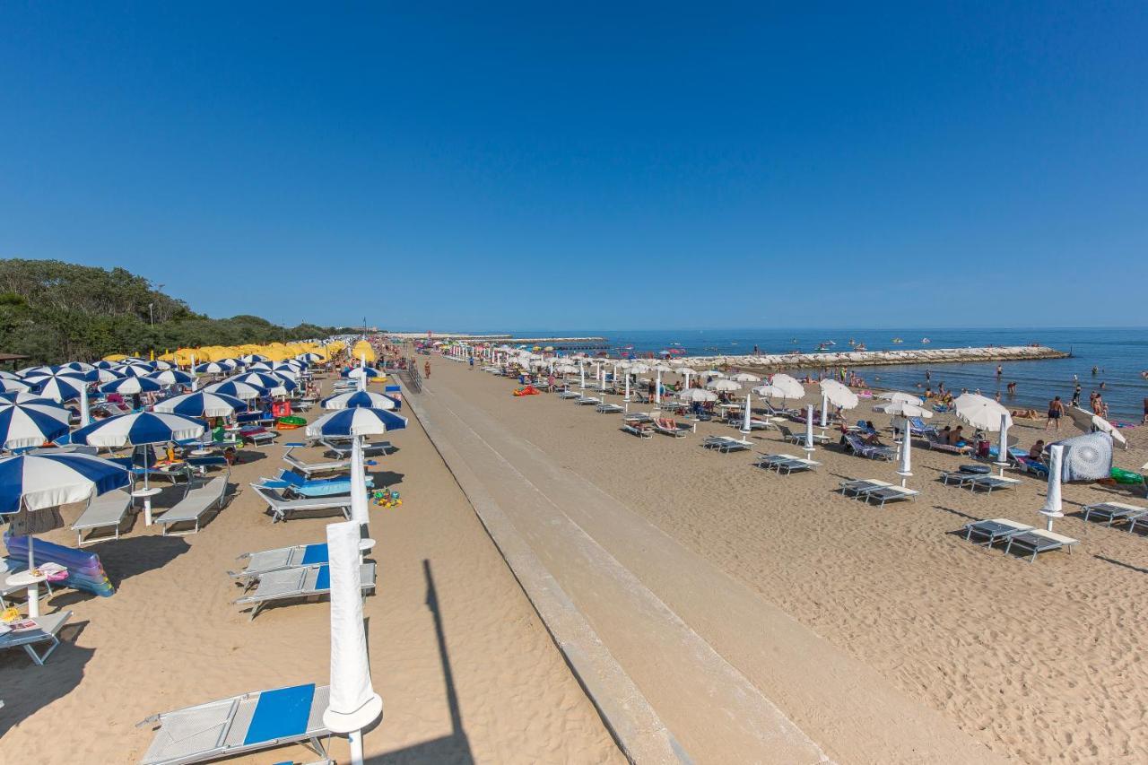 Апартаменты Betulle Lido Altanea Каорле Экстерьер фото
